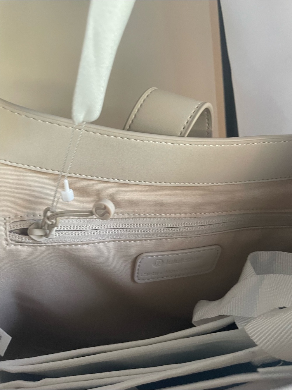 lululemon athletica Cashew Alternative Leather Shoulder Bag w/bag and Reusable - Picture 15 of 16